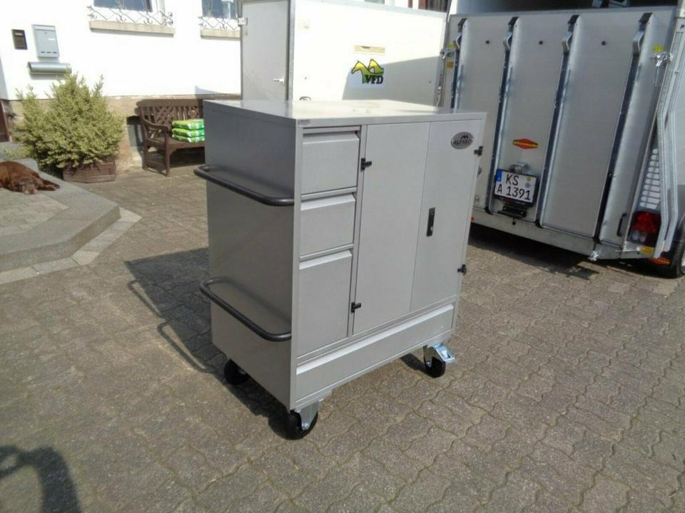 Anhänger Sattelschrank, fahrbar, abschließbar - Εργαλείο/ Εξοπλισμός: φωτογραφία 2 Anhänger Sattelschrank, fahrbar, abschließbar - Εργαλείο/ Εξοπλισμός: φωτογραφία 2