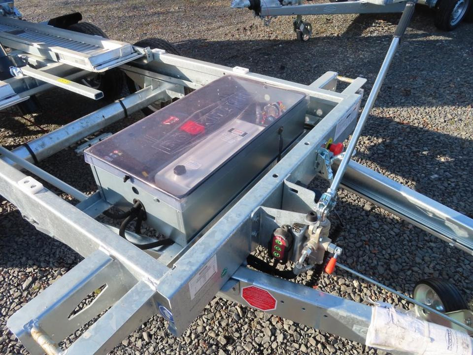 Böckmann PKW-Anhänger Elektro-Dreiseitenkipper 3,5 to Stahlbord. - Ρυμούλκα ανατρεπόμενο: φωτογραφία 5 Böckmann PKW-Anhänger Elektro-Dreiseitenkipper 3,5 to Stahlbord. - Ρυμούλκα ανατρεπόμενο: φωτογραφία 5