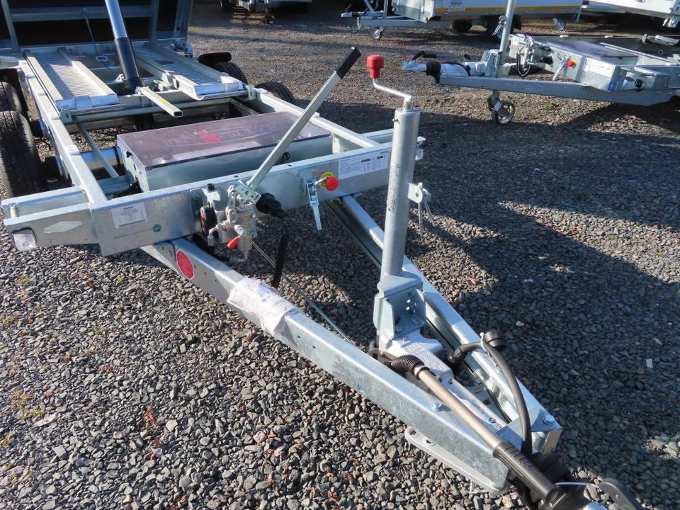 Böckmann PKW-Anhänger Elektro-Dreiseitenkipper 3,5 to Stahlbord. - Ρυμούλκα ανατρεπόμενο: φωτογραφία 4 Böckmann PKW-Anhänger Elektro-Dreiseitenkipper 3,5 to Stahlbord. - Ρυμούλκα ανατρεπόμενο: φωτογραφία 4