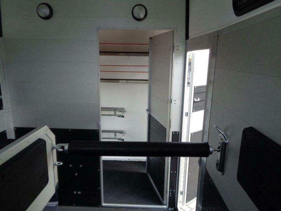 Böckmann Pferdeanhänger Big Portax WCF Videokamera - Τρέιλερ μεταφοράς αλόγων: φωτογραφία 3 Böckmann Pferdeanhänger Big Portax WCF Videokamera - Τρέιλερ μεταφοράς αλόγων: φωτογραφία 3