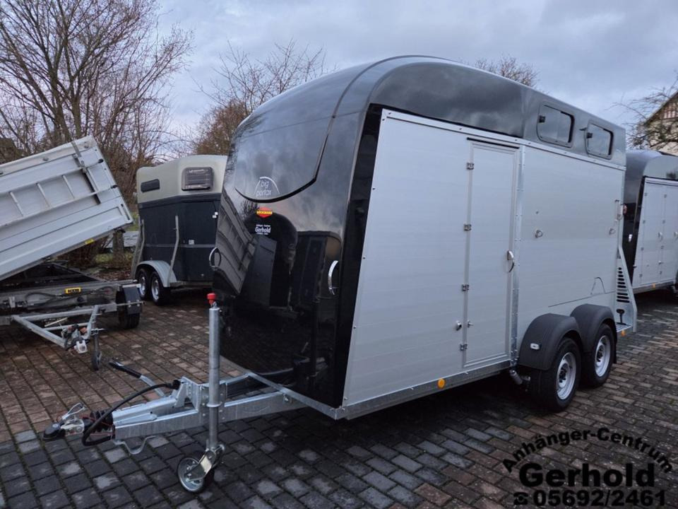 Böckmann Pferdeanhänger Big Portax WCF Vorb. Videokamera - Τρέιλερ μεταφοράς αλόγων: φωτογραφία 2 Böckmann Pferdeanhänger Big Portax WCF Vorb. Videokamera - Τρέιλερ μεταφοράς αλόγων: φωτογραφία 2