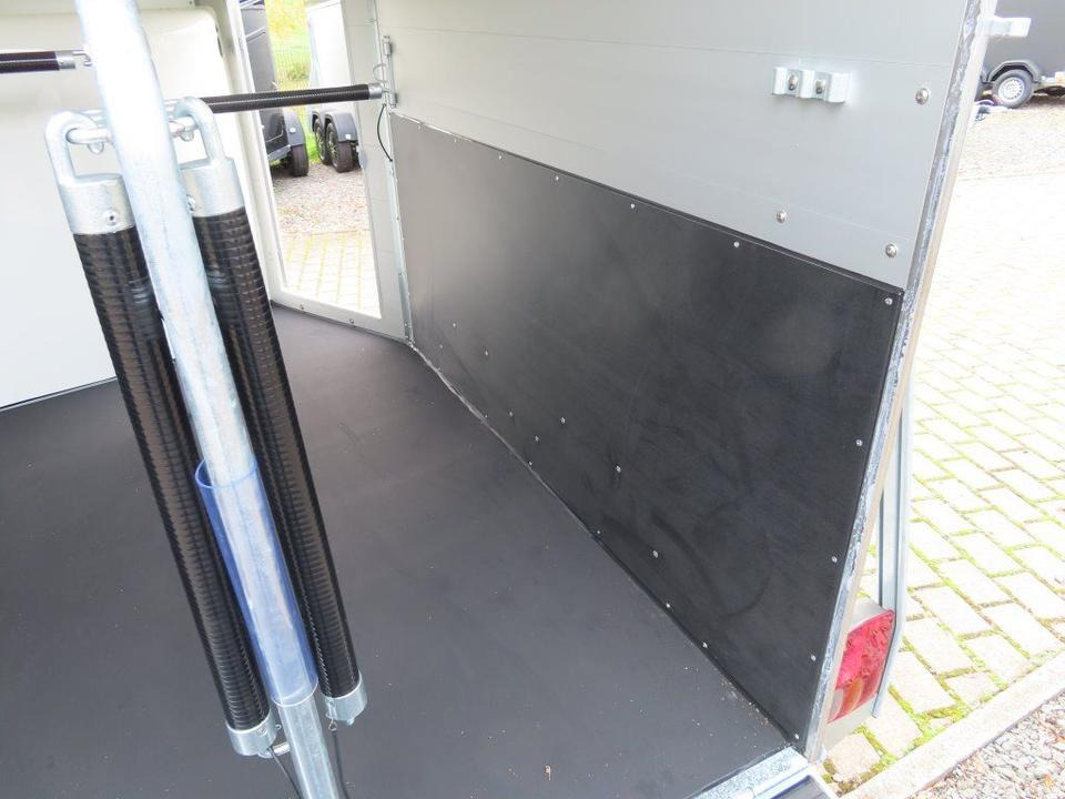 Böckmann Pferdeanhänger Champion Esprit ECO Sattelkammer - Τρέιλερ μεταφοράς αλόγων: φωτογραφία 4 Böckmann Pferdeanhänger Champion Esprit ECO Sattelkammer - Τρέιλερ μεταφοράς αλόγων: φωτογραφία 4