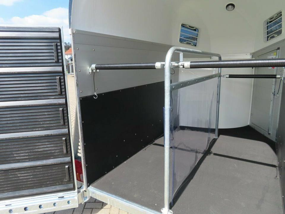 Böckmann Pferdeanhänger Champion Esprit Flügeltür Sattelkammer - Τρέιλερ μεταφοράς αλόγων: φωτογραφία 5 Böckmann Pferdeanhänger Champion Esprit Flügeltür Sattelkammer - Τρέιλερ μεταφοράς αλόγων: φωτογραφία 5