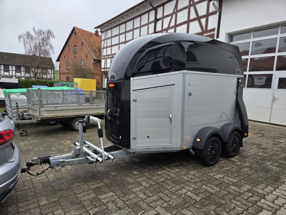 Böckmann Pferdeanhänger Champion R SaKa. WCF-Fahrwerk 100 km/h - Τρέιλερ μεταφοράς αλόγων: φωτογραφία 1 Böckmann Pferdeanhänger Champion R SaKa. WCF-Fahrwerk 100 km/h - Τρέιλερ μεταφοράς αλόγων: φωτογραφία 1