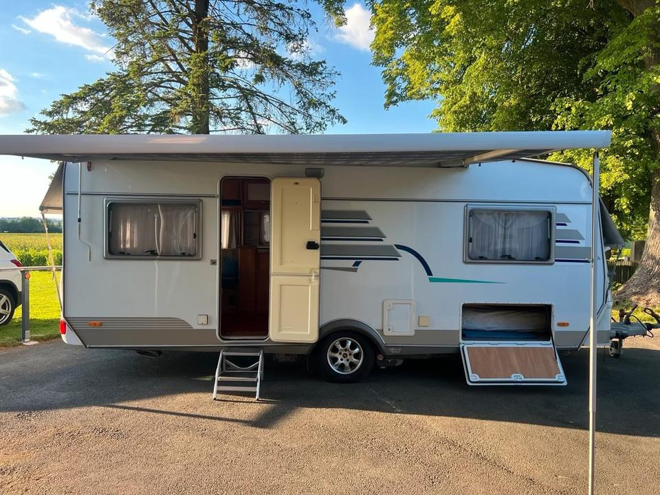 Wohnwagen Hymer Top Ausstattung Mover Vohrzelt 4x Schlafplätze WC - Ρυμουλκούμενο τροχόσπιτο: φωτογραφία 1 Wohnwagen Hymer Top Ausstattung Mover Vohrzelt 4x Schlafplätze WC - Ρυμουλκούμενο τροχόσπιτο: φωτογραφία 1