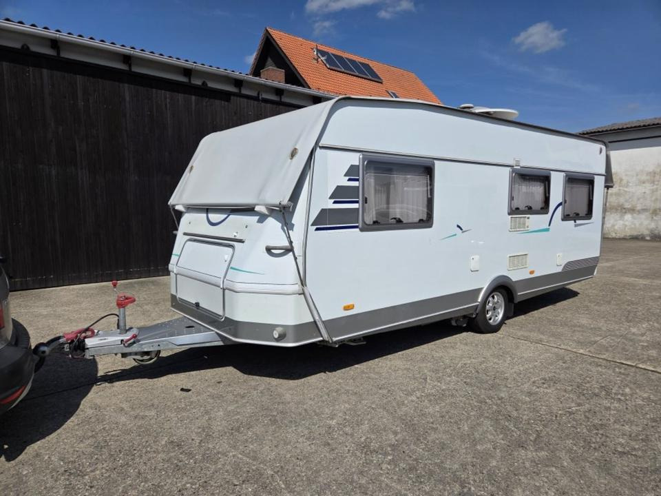 Wohnwagen Hymer Top Ausstattung Mover Vohrzelt 4x Schlafplätze WC - Ρυμουλκούμενο τροχόσπιτο: φωτογραφία 2 Wohnwagen Hymer Top Ausstattung Mover Vohrzelt 4x Schlafplätze WC - Ρυμουλκούμενο τροχόσπιτο: φωτογραφία 2