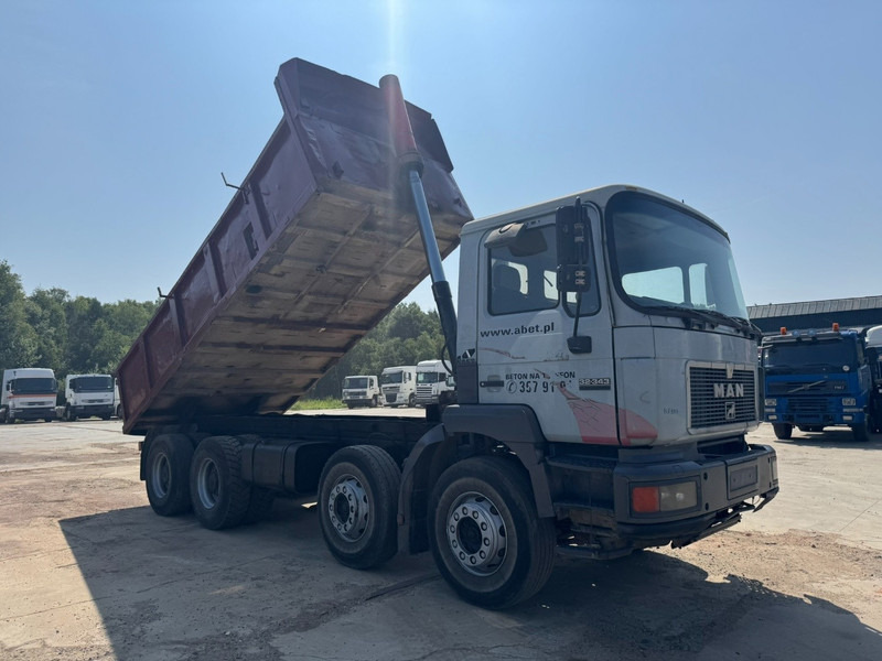 MAN 32.343 (BIG AXLE / STEEL SUSPENSION / MANUAL GEARBOX / 12 TIRES / EURO 2) - Φορτηγό ανατρεπόμενο: φωτογραφία 3 MAN 32.343 (BIG AXLE / STEEL SUSPENSION / MANUAL GEARBOX / 12 TIRES / EURO 2) - Φορτηγό ανατρεπόμενο: φωτογραφία 3