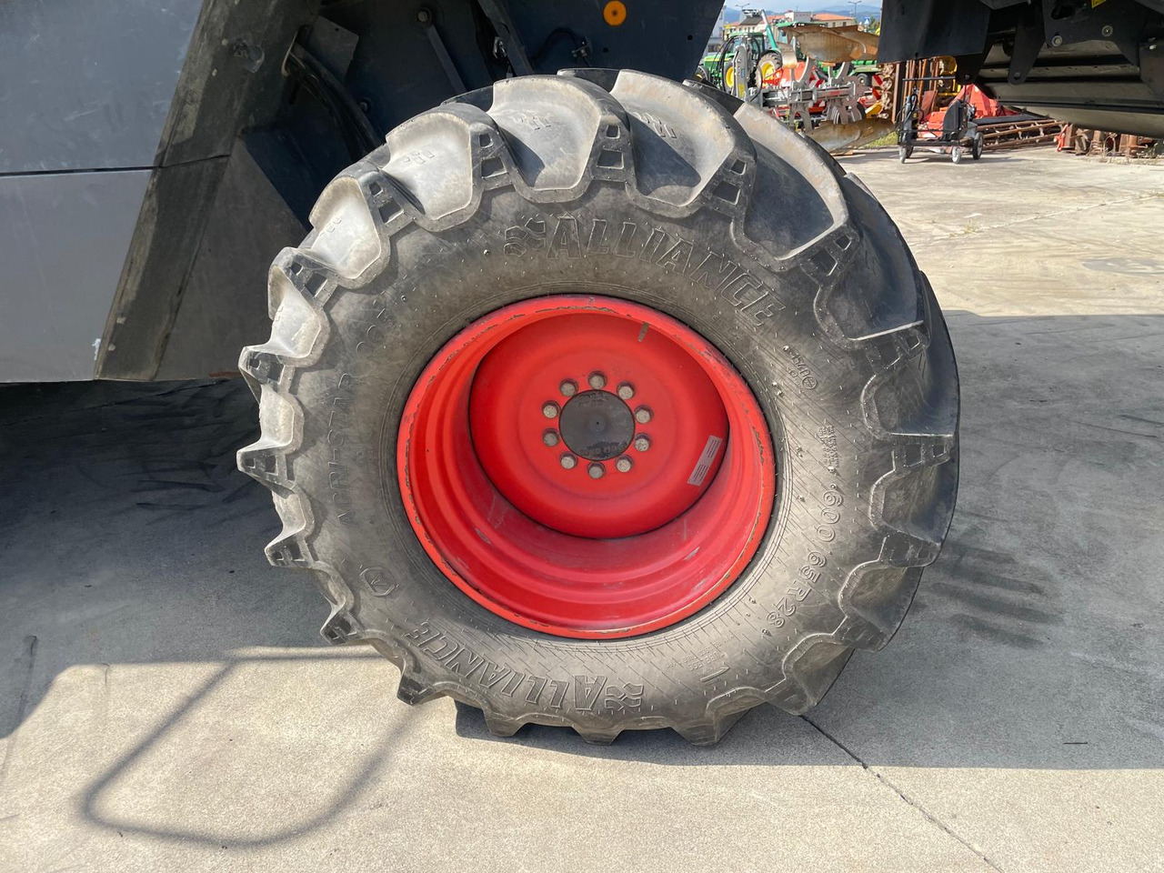 CLAAS MIETITREBBIA LEXION 570TT - Θεριζοαλωνιστική μηχανή: φωτογραφία 5 CLAAS MIETITREBBIA LEXION 570TT - Θεριζοαλωνιστική μηχανή: φωτογραφία 5