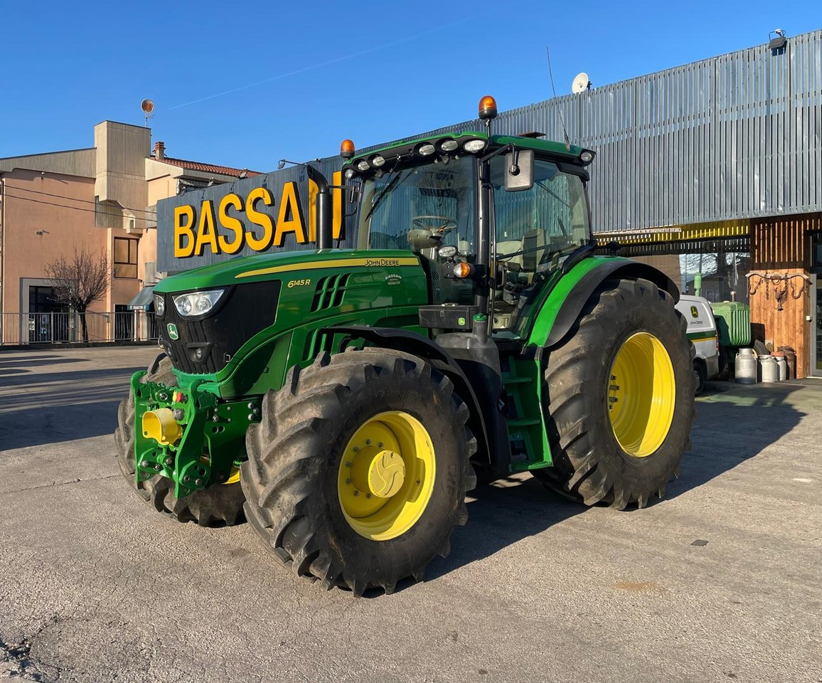 JOHN DEERE 6145 R - Τρακτέρ: φωτογραφία 1 JOHN DEERE 6145 R - Τρακτέρ: φωτογραφία 1