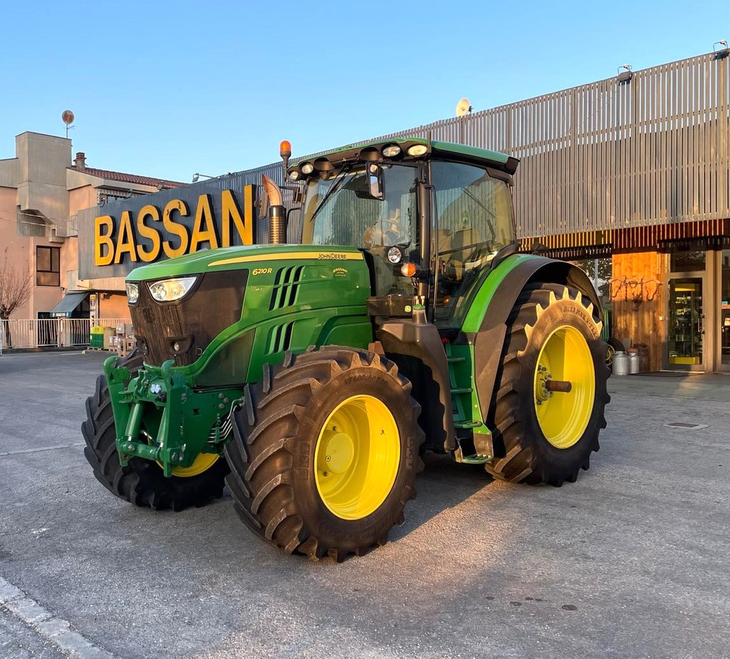 JOHN DEERE 6210 R - Τρακτέρ: φωτογραφία 1 JOHN DEERE 6210 R - Τρακτέρ: φωτογραφία 1