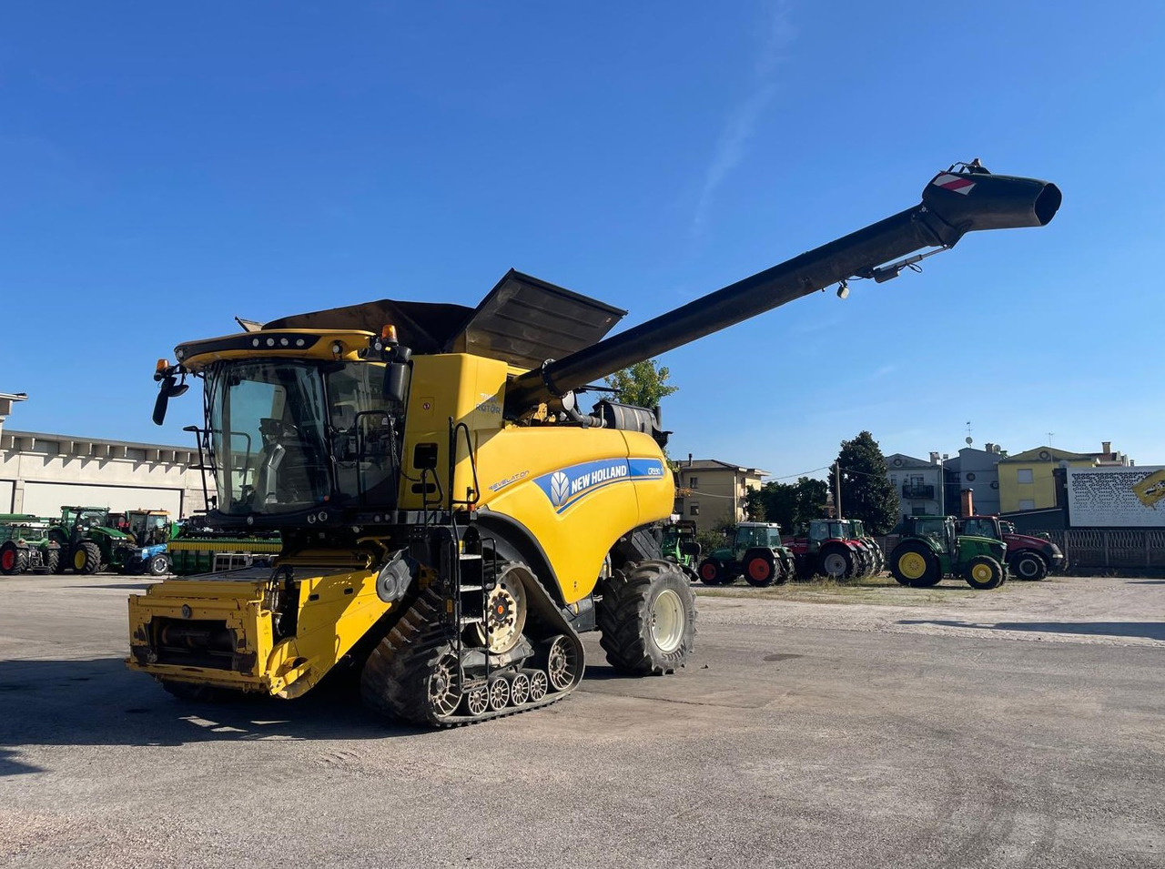 NEW HOLLAND MIETITREBBIA CR 9.90 - Θεριζοαλωνιστική μηχανή: φωτογραφία 2 NEW HOLLAND MIETITREBBIA CR 9.90 - Θεριζοαλωνιστική μηχανή: φωτογραφία 2