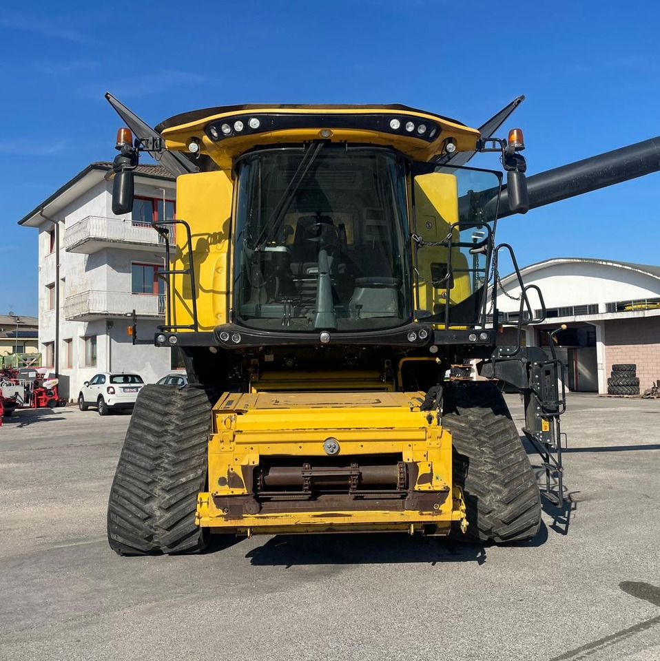 NEW HOLLAND MIETITREBBIA CR 9.90 - Θεριζοαλωνιστική μηχανή: φωτογραφία 3 NEW HOLLAND MIETITREBBIA CR 9.90 - Θεριζοαλωνιστική μηχανή: φωτογραφία 3