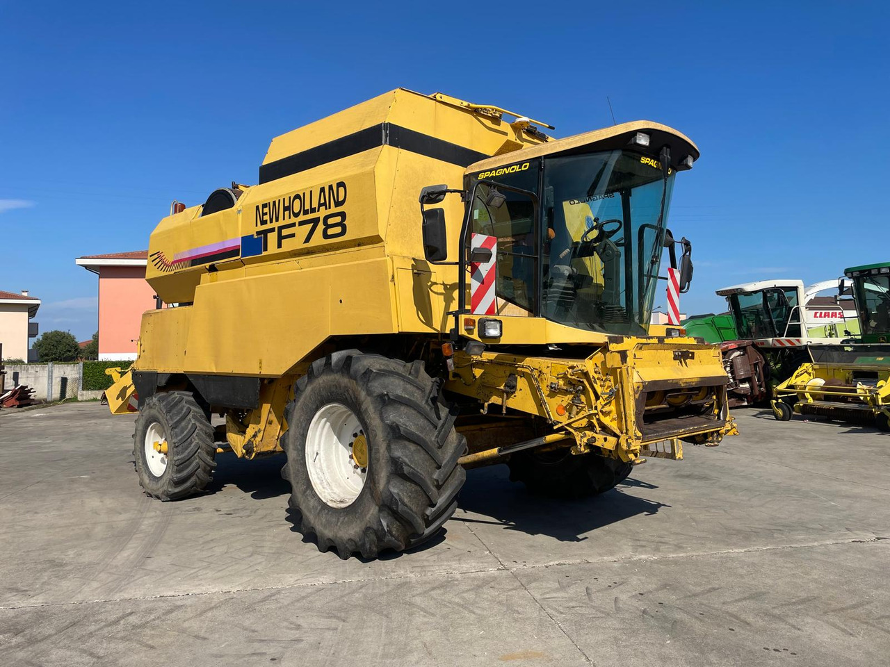 NEW HOLLAND MIETITREBBIA TF 78 - Θεριζοαλωνιστική μηχανή: φωτογραφία 3 NEW HOLLAND MIETITREBBIA TF 78 - Θεριζοαλωνιστική μηχανή: φωτογραφία 3