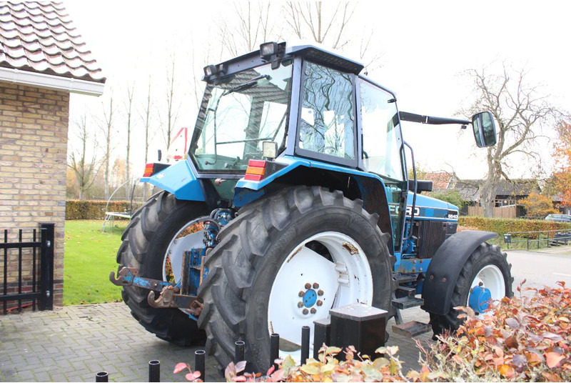 New Holland 6640 met turbo fronthef en front pto - Τρακτέρ: φωτογραφία 3 New Holland 6640 met turbo fronthef en front pto - Τρακτέρ: φωτογραφία 3