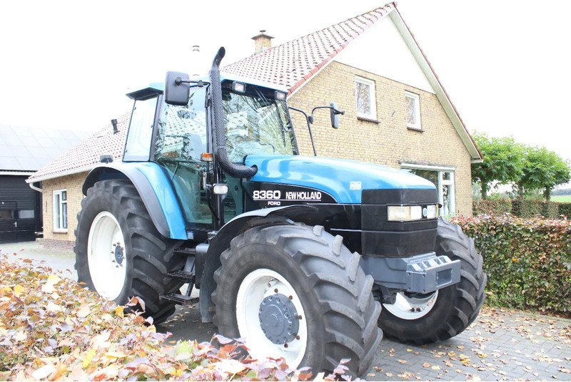New Holland 8360 - Τρακτέρ: φωτογραφία 1 New Holland 8360 - Τρακτέρ: φωτογραφία 1