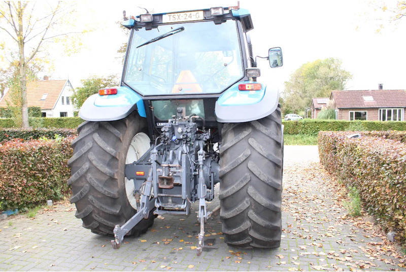 New Holland 8360 - Τρακτέρ: φωτογραφία 4 New Holland 8360 - Τρακτέρ: φωτογραφία 4