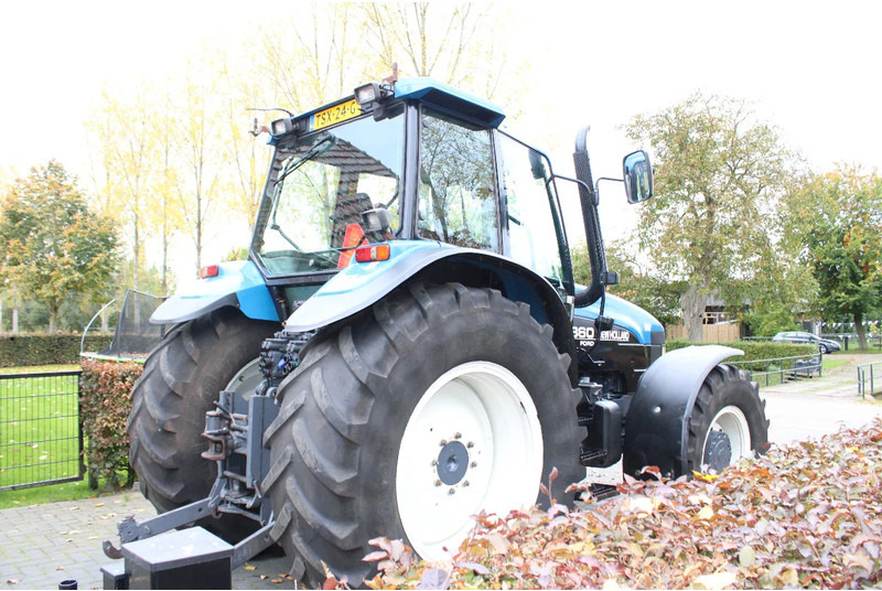 New Holland 8360 - Τρακτέρ: φωτογραφία 3 New Holland 8360 - Τρακτέρ: φωτογραφία 3