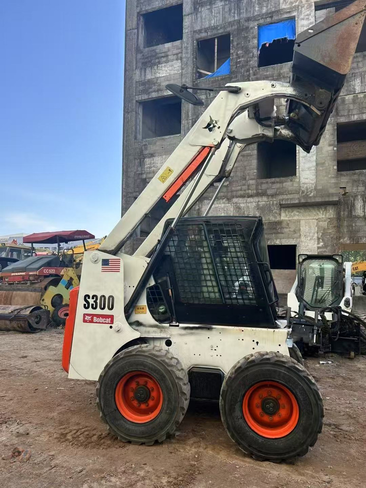 BOBCAT s300 - Φορτωτής πλάγιας ολίσθησης: φωτογραφία 1 BOBCAT s300 - Φορτωτής πλάγιας ολίσθησης: φωτογραφία 1