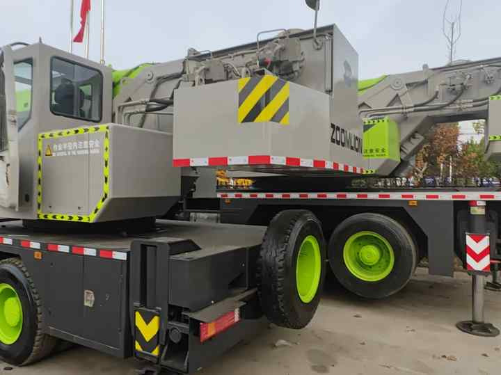 Second Hand ZOOMLION 25 Ton ZTC250V531 30 Ton ZTC300V532 70 Ton ZTC700H6 Hydraulmic Mobile Truck Crane on Sale - Τηλεσκοπικός γερανός: φωτογραφία 4 Second Hand ZOOMLION 25 Ton ZTC250V531 30 Ton ZTC300V532 70 Ton ZTC700H6 Hydraulmic Mobile Truck Crane on Sale - Τηλεσκοπικός γερανός: φωτογραφία 4