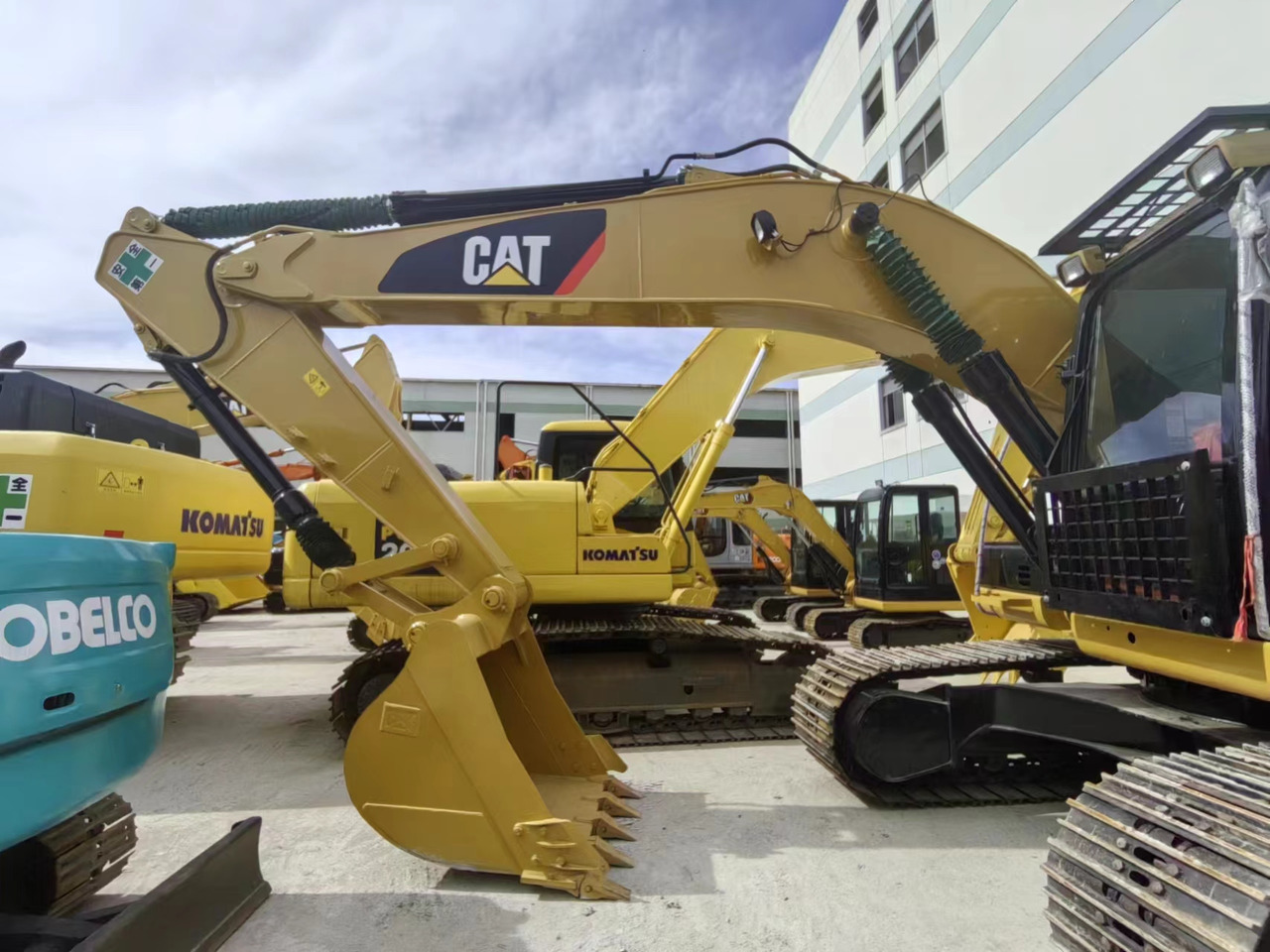 Used Caterpillar 320d excavator for sale at a low price. - Ερπυστριοφόρος εκσκαφέας: φωτογραφία 4 Used Caterpillar 320d excavator for sale at a low price. - Ερπυστριοφόρος εκσκαφέας: φωτογραφία 4