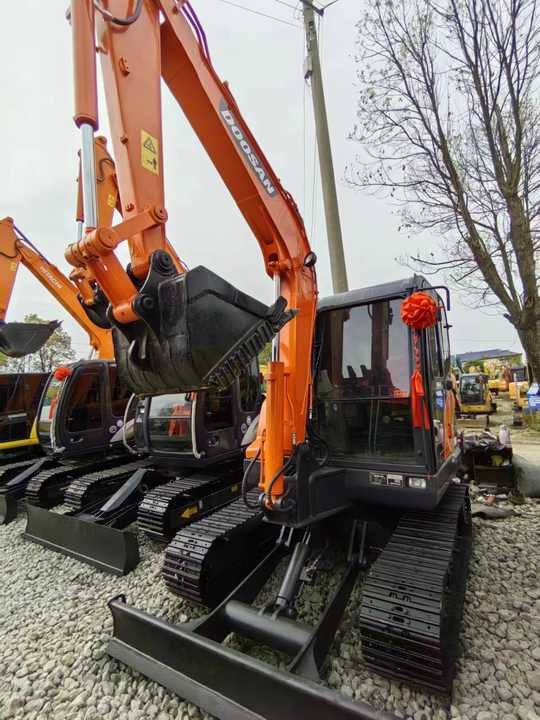 Used Digger DOOSAN DX60 Construction Machinery Construction Digger Used DOOSAN DX60 Cheap Excavator - Ερπυστριοφόρος εκσκαφέας: φωτογραφία 2 Used Digger DOOSAN DX60 Construction Machinery Construction Digger Used DOOSAN DX60 Cheap Excavator - Ερπυστριοφόρος εκσκαφέας: φωτογραφία 2