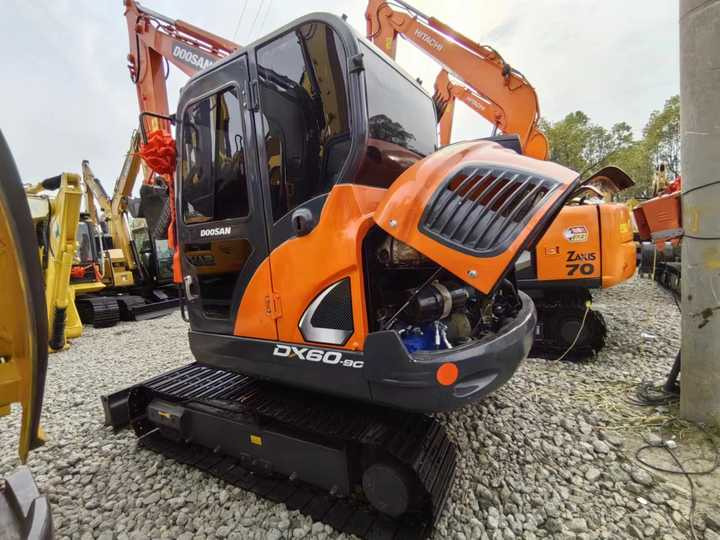Used Digger DOOSAN DX60 Construction Machinery Construction Digger Used DOOSAN DX60 Cheap Excavator - Ερπυστριοφόρος εκσκαφέας: φωτογραφία 5 Used Digger DOOSAN DX60 Construction Machinery Construction Digger Used DOOSAN DX60 Cheap Excavator - Ερπυστριοφόρος εκσκαφέας: φωτογραφία 5