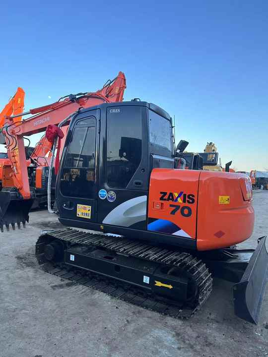 Used Excavator Good Quality Low Price Hitachi ZX70 Excavator in Good Condition for Sale - Ερπυστριοφόρος εκσκαφέας: φωτογραφία 2 Used Excavator Good Quality Low Price Hitachi ZX70 Excavator in Good Condition for Sale - Ερπυστριοφόρος εκσκαφέας: φωτογραφία 2