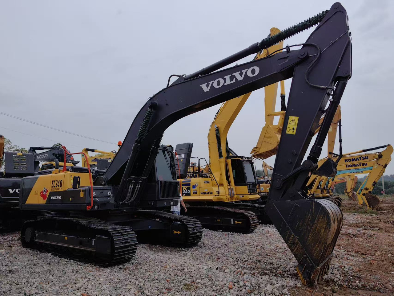 Volvo ec240 - Ερπυστριοφόρος εκσκαφέας: φωτογραφία 1 Volvo ec240 - Ερπυστριοφόρος εκσκαφέας: φωτογραφία 1