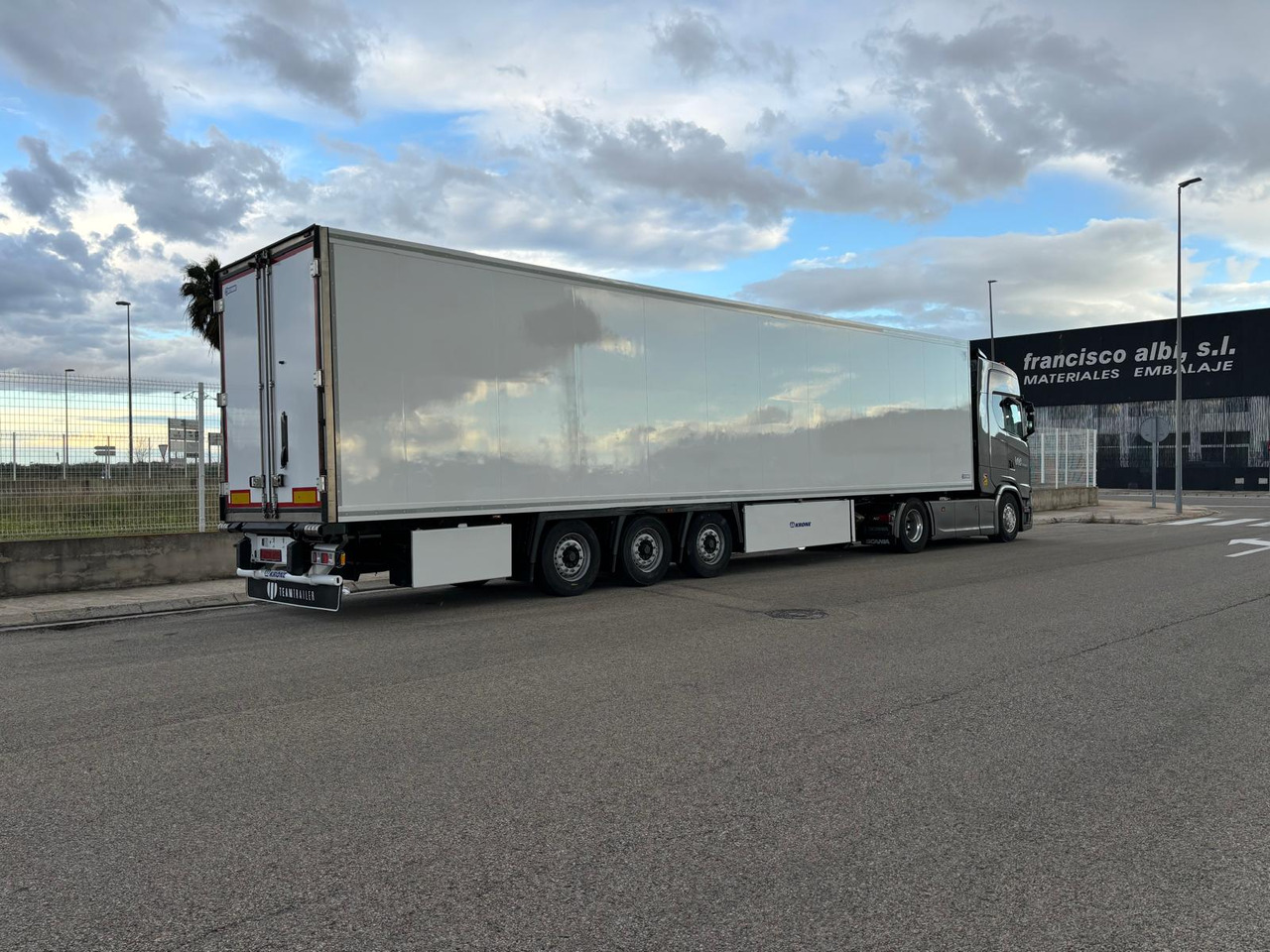 SCANIA S500 - Φορτηγό ψυγείο: φωτογραφία 2 SCANIA S500 - Φορτηγό ψυγείο: φωτογραφία 2