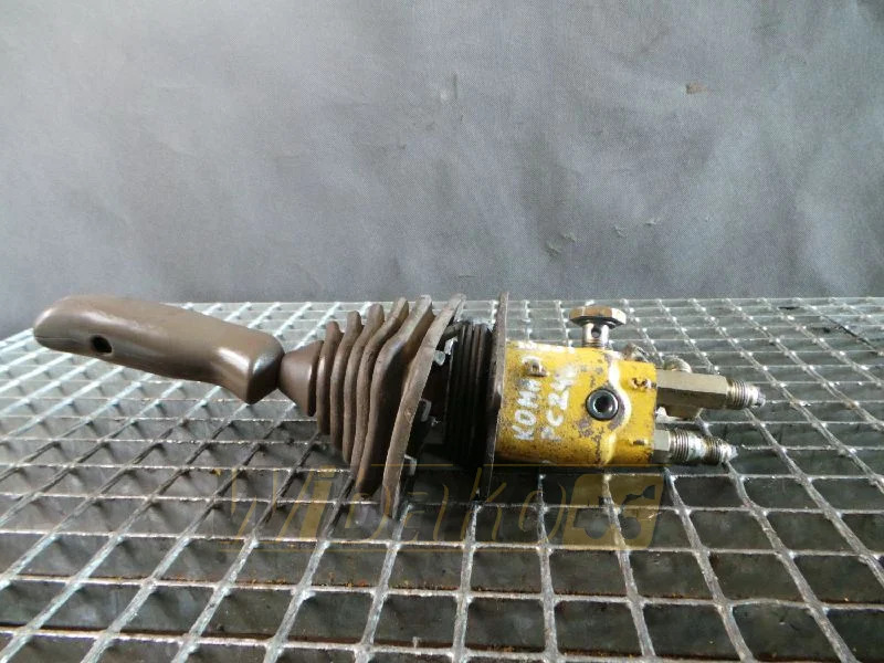 Komatsu PC240-5 - Υδραυλική βαλβίδα για Κατασκευή μηχανήματα: φωτογραφία 1 Komatsu PC240-5 - Υδραυλική βαλβίδα για Κατασκευή μηχανήματα: φωτογραφία 1