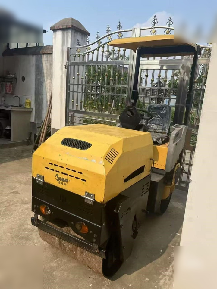 BOMAG BW80AD-3 - Οδοστρωτήρας: φωτογραφία 4 BOMAG BW80AD-3 - Οδοστρωτήρας: φωτογραφία 4