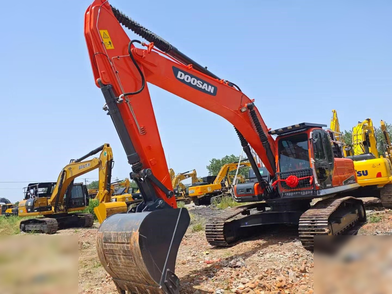 DOOSAN DX300 LC - Ερπυστριοφόρος εκσκαφέας: φωτογραφία 1 DOOSAN DX300 LC - Ερπυστριοφόρος εκσκαφέας: φωτογραφία 1