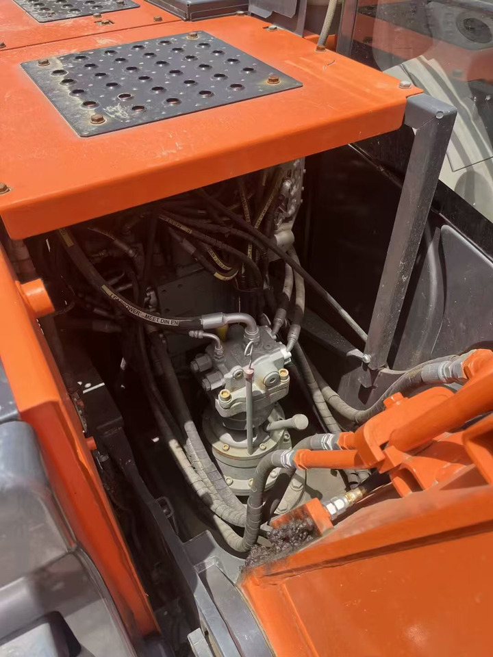 HITACHI ZX130 - Ερπυστριοφόρος εκσκαφέας: φωτογραφία 3 HITACHI ZX130 - Ερπυστριοφόρος εκσκαφέας: φωτογραφία 3