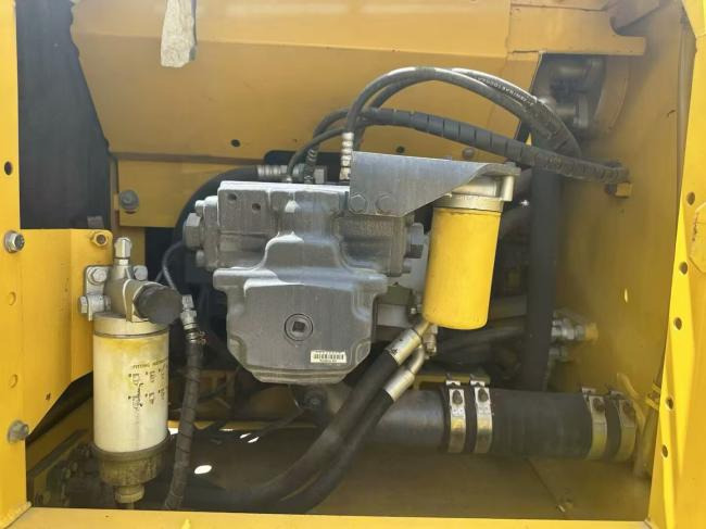 KOMATSU 200-8 - Τροχοφόρος εκσκαφέας: φωτογραφία 3 KOMATSU 200-8 - Τροχοφόρος εκσκαφέας: φωτογραφία 3