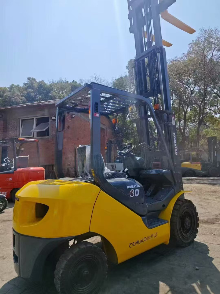 KOMATSU 3-ton - Κάθετος ανελκυστήρας με κατάρτι: φωτογραφία 5 KOMATSU 3-ton - Κάθετος ανελκυστήρας με κατάρτι: φωτογραφία 5
