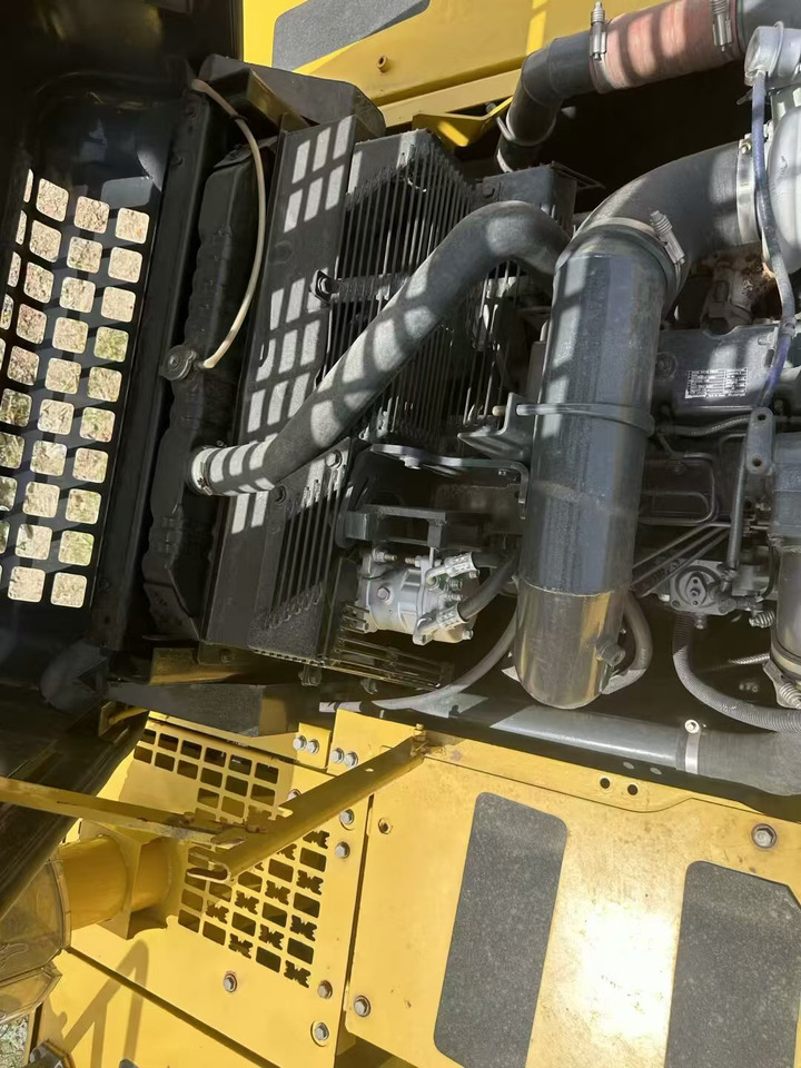 KOMATSU 350 - Ερπυστριοφόρος εκσκαφέας: φωτογραφία 3 KOMATSU 350 - Ερπυστριοφόρος εκσκαφέας: φωτογραφία 3