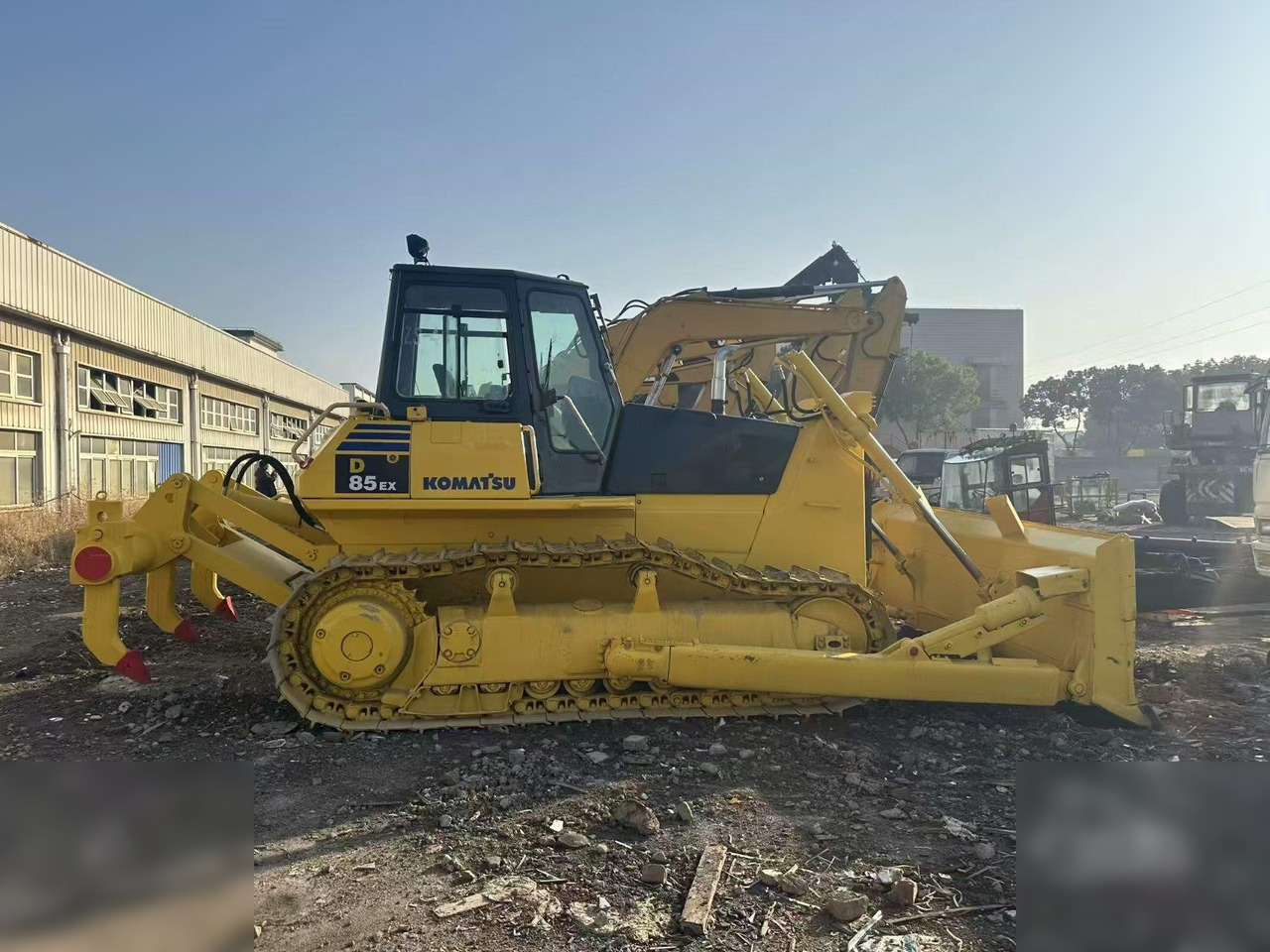 KOMATSU D85EX-18 - Μπουλντόζα: φωτογραφία 1 KOMATSU D85EX-18 - Μπουλντόζα: φωτογραφία 1