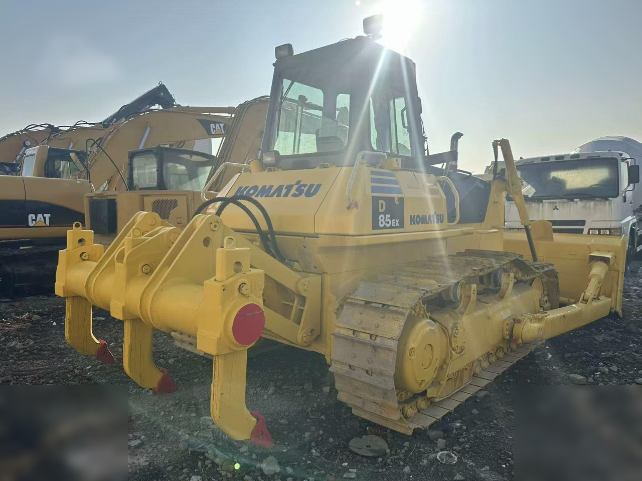 KOMATSU D85EX - Μπουλντόζα: φωτογραφία 1 KOMATSU D85EX - Μπουλντόζα: φωτογραφία 1