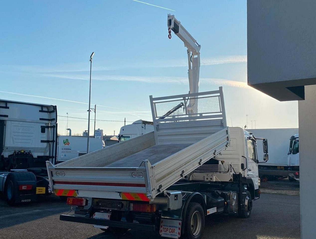 MERCEDES 816 ATEGO CASSONE RIBALTABILE E GRU - Φορτηγό ανατρεπόμενο, Φορτηγό με γερανό: φωτογραφία 5 MERCEDES 816 ATEGO CASSONE RIBALTABILE E GRU - Φορτηγό ανατρεπόμενο, Φορτηγό με γερανό: φωτογραφία 5