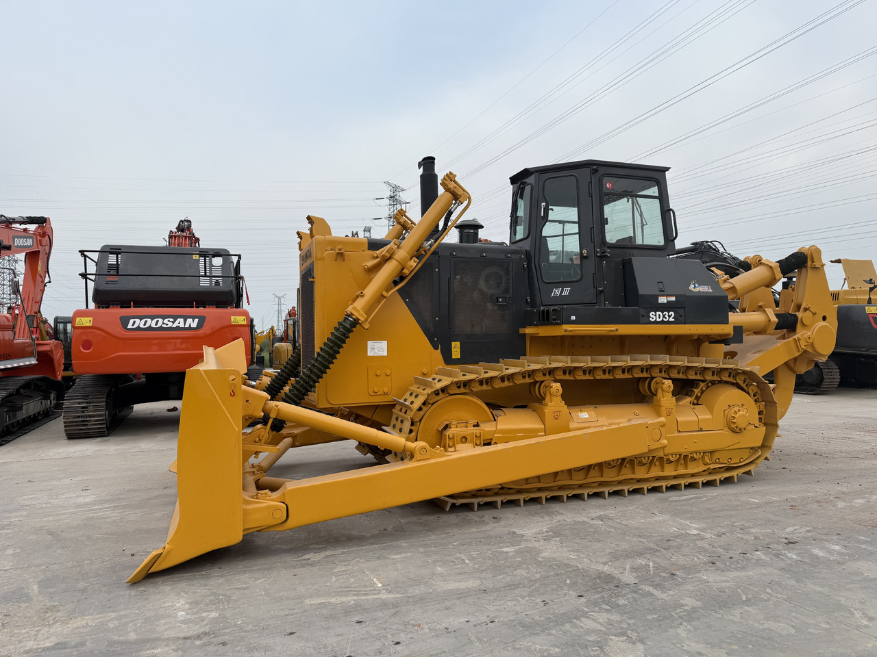 SHANTUI SD32 - Μπουλντόζα: φωτογραφία 1 SHANTUI SD32 - Μπουλντόζα: φωτογραφία 1