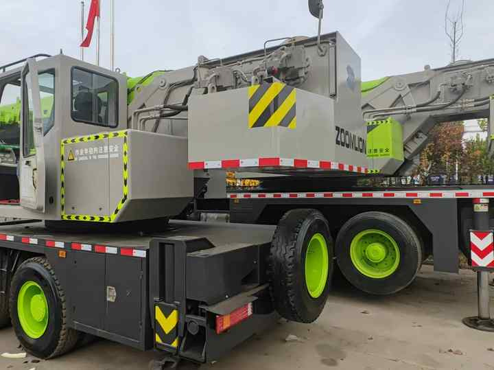 Second Hand ZOOMLION 25 Ton ZTC250V531 30 Ton ZTC300V532 70 Ton ZTC700H6 Hydraulmic Mobile Truck Crane on Sale - Τηλεσκοπικός γερανός: φωτογραφία 5 Second Hand ZOOMLION 25 Ton ZTC250V531 30 Ton ZTC300V532 70 Ton ZTC700H6 Hydraulmic Mobile Truck Crane on Sale - Τηλεσκοπικός γερανός: φωτογραφία 5