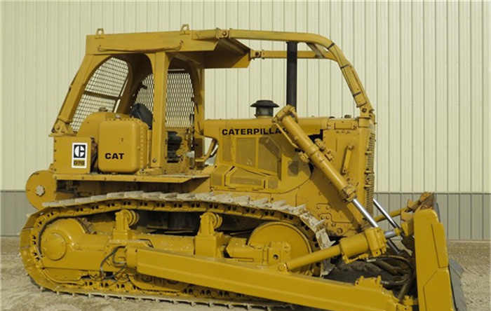 Used CAT D7 D7G Bulldozer with Winch /Caterpillar Bulldozer with Winch CAT D7G D7H D7R Dozer for Sale - Μπουλντόζα: φωτογραφία 2 Used CAT D7 D7G Bulldozer with Winch /Caterpillar Bulldozer with Winch CAT D7G D7H D7R Dozer for Sale - Μπουλντόζα: φωτογραφία 2