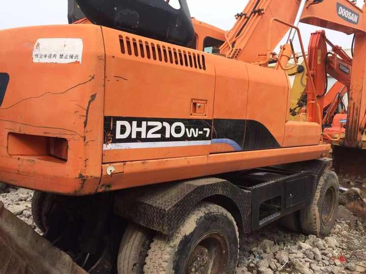 Used Digger Doosan Dh210w-7 Construction Machinery Construction Digger Used Doosan Dh210w-7 Cheap Excavator - Τροχοφόρος εκσκαφέας: φωτογραφία 5 Used Digger Doosan Dh210w-7 Construction Machinery Construction Digger Used Doosan Dh210w-7 Cheap Excavator - Τροχοφόρος εκσκαφέας: φωτογραφία 5