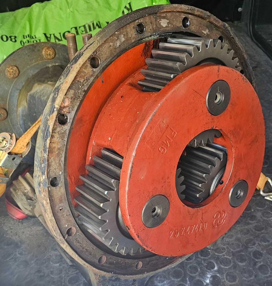 Zwolnica tylna kompletna Deutz Fahr Same Lamborghini - Ανταλλακτικό για Γεωργικά μηχανήματα: φωτογραφία 1 Zwolnica tylna kompletna Deutz Fahr Same Lamborghini - Ανταλλακτικό για Γεωργικά μηχανήματα: φωτογραφία 1