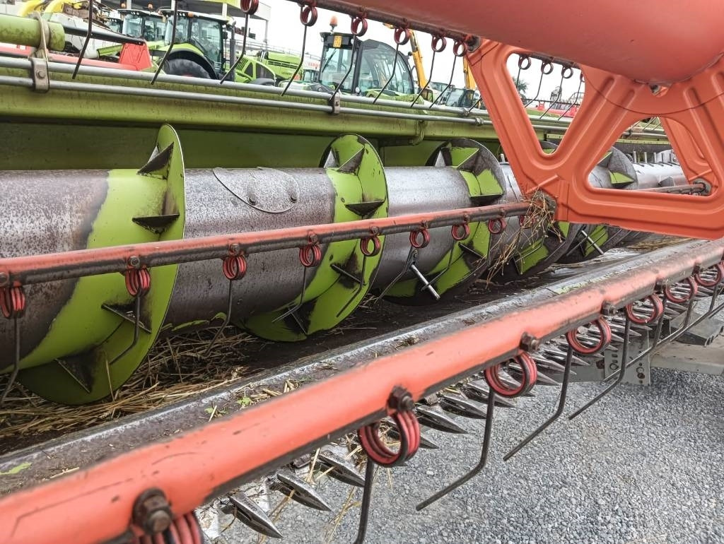 Claas C 750  - Θεριζοαλωνιστική μηχανή - κεφαλή: φωτογραφία 2 Claas C 750  - Θεριζοαλωνιστική μηχανή - κεφαλή: φωτογραφία 2
