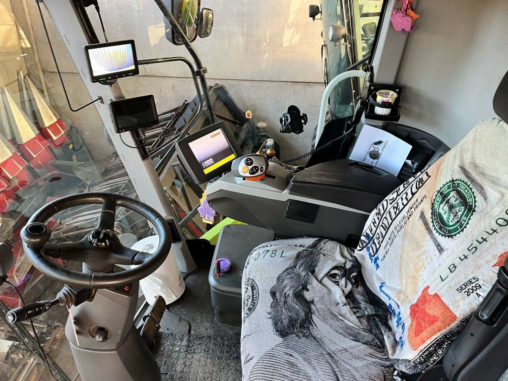 Claas Lexion 760 TT - Θεριζοαλωνιστική μηχανή: φωτογραφία 4 Claas Lexion 760 TT - Θεριζοαλωνιστική μηχανή: φωτογραφία 4