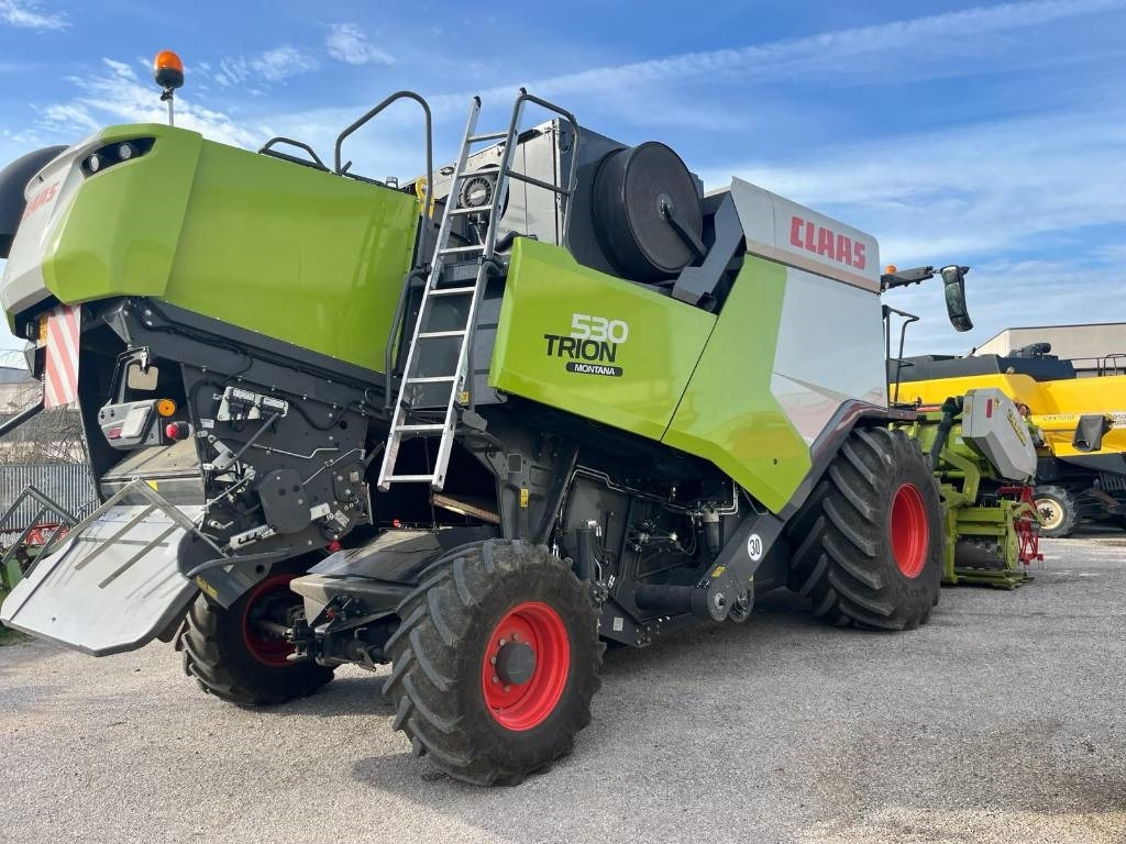 Claas TRION 530 MONTANA - Θεριζοαλωνιστική μηχανή: φωτογραφία 1 Claas TRION 530 MONTANA - Θεριζοαλωνιστική μηχανή: φωτογραφία 1