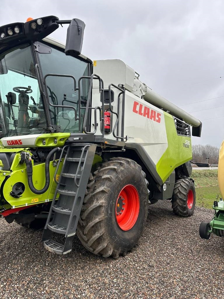 Claas Trion 530  - Θεριζοαλωνιστική μηχανή: φωτογραφία 2 Claas Trion 530  - Θεριζοαλωνιστική μηχανή: φωτογραφία 2