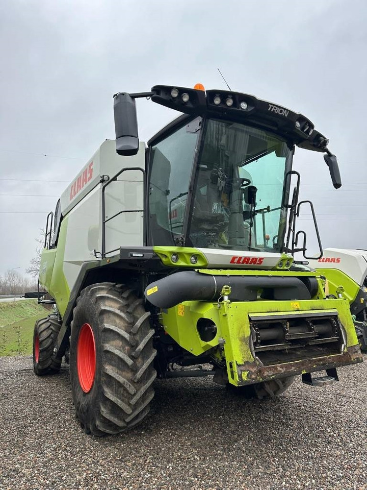 Claas Trion 530  - Θεριζοαλωνιστική μηχανή: φωτογραφία 1 Claas Trion 530  - Θεριζοαλωνιστική μηχανή: φωτογραφία 1