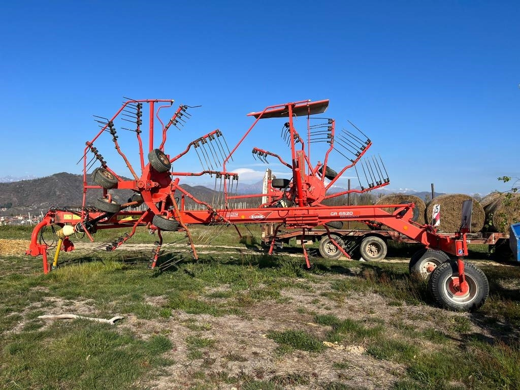 Kuhn 6520 - Μηχάνημα περιτύλιξης: φωτογραφία 1 Kuhn 6520 - Μηχάνημα περιτύλιξης: φωτογραφία 1